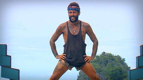 הוספנו לו 2 ס"מ. אסי בוזגלו // צילום: מתוך הפרק